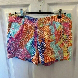 Lilly Pulitzer Callahan Shorts Size 0. 5” inseam Leaf Pattern, vibrant colorful